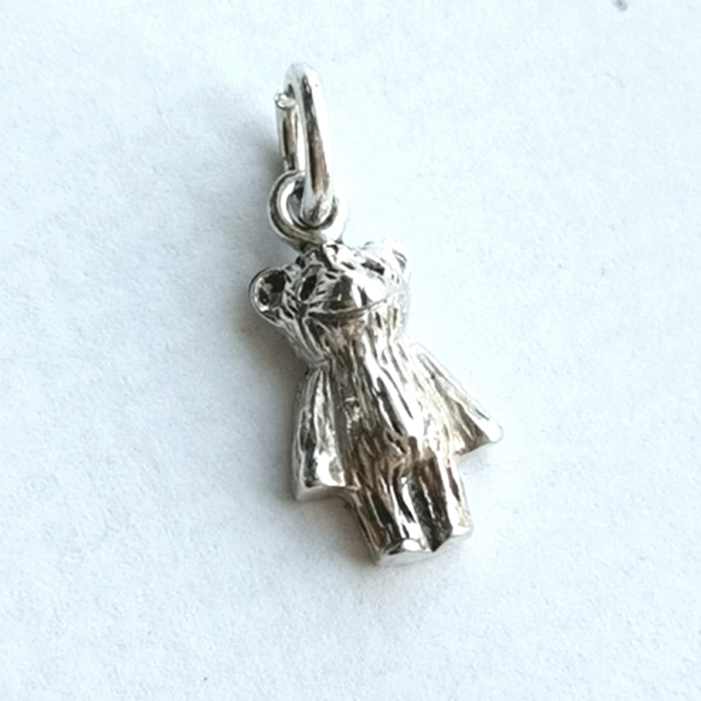 NEW Sterling Silver smiling teddy bear charm pendant